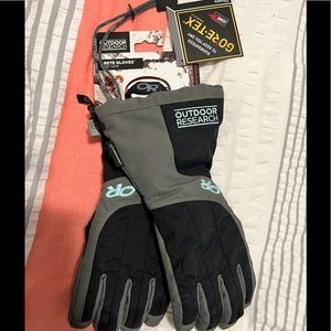 BNWT Outdoor Research GORE-TEX winter gloves